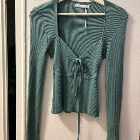 SWEETHEART KNIT TOP WITH HALTER TIES - Picture 3 of 4